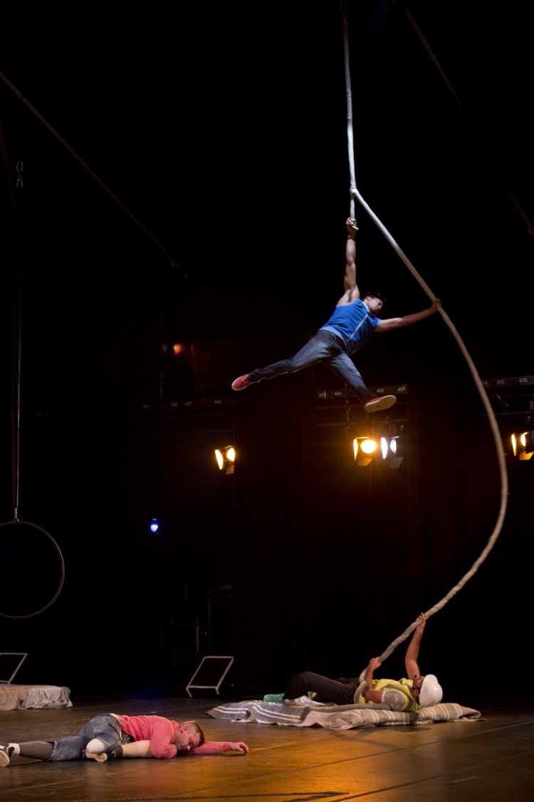 Belonging - por Alexandre Nunis