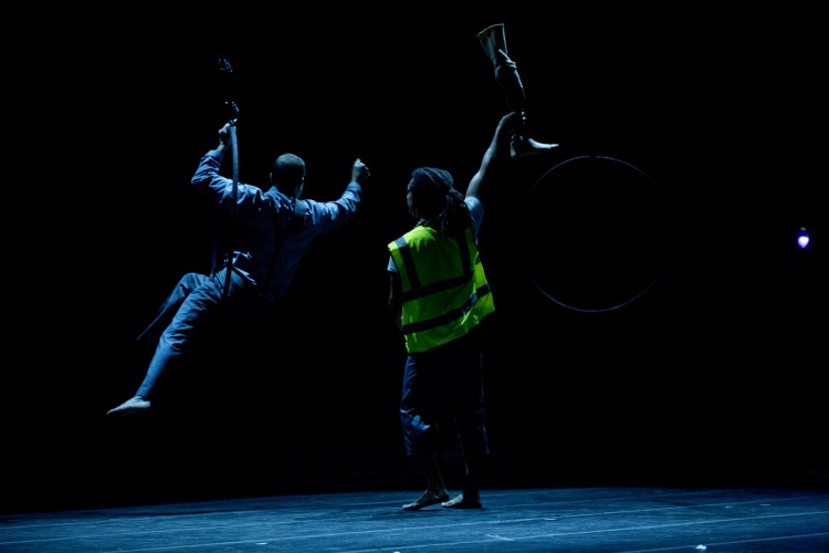 Belonging - por Alexandre Nunis