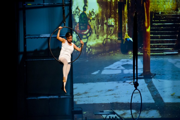 Belonging - por Alexandre Nunis