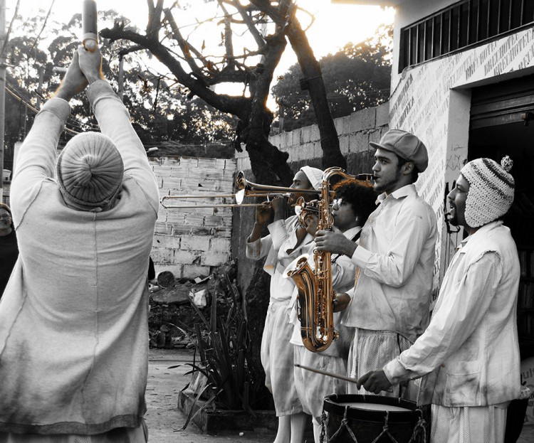 O Concerto da Lona Preta - Cris Lima